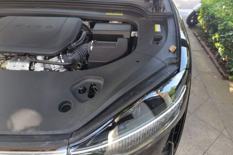 Used Hima AITO M9 2025 Extended-Range Ultra Version 52 kWh 6-Seater Engine Bay Left
