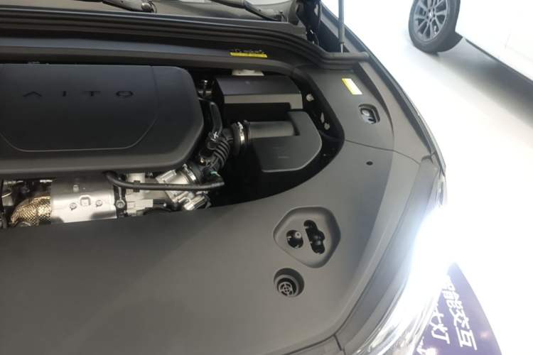 Used Hima AITO M9 2025 Extended-Range Ultra Version 52 kWh 6-Seater Engine Bay Left