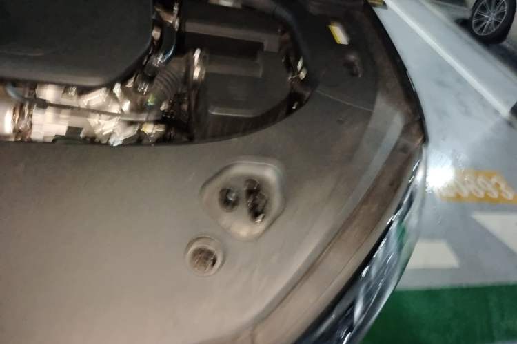 Used Hima AITO M9 2025 Extended-Range Ultra Version 52 kWh 5-Seater Edition Engine Bay Left