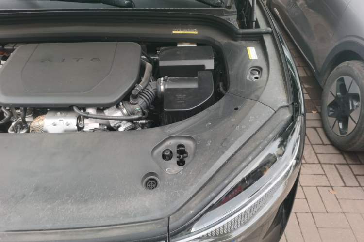 Used Hima AITO M9 2025 Extended-Range Ultra Version 52 kWh 6-Seater Engine Bay Left