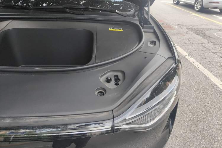 Used Hima AITO M9 2025 Pure Electric Ultra Version 100 kWh 6-Seater Model Engine Bay Left