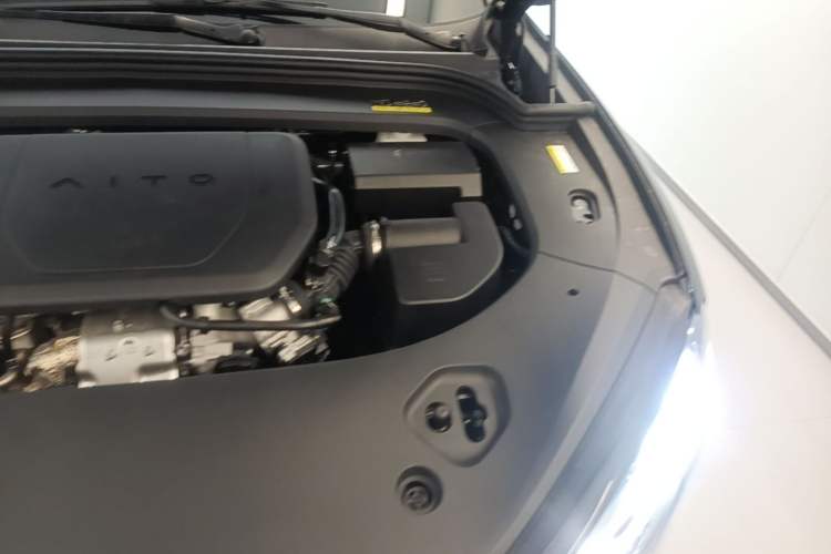 Used Hima AITO M9 2025 Extended-Range Ultra Version 52 kWh 6-Seater Engine Bay Left