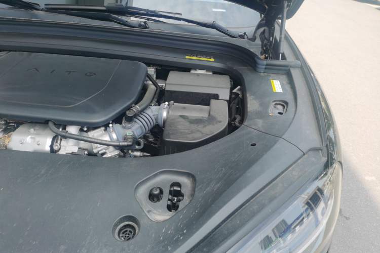 Used Hima AITO M9 2025 Extended-Range Ultra Version 52 kWh 5-Seater Edition Engine Bay Left