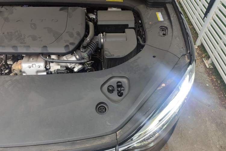 Used Hima AITO M9 2025 Extended-Range Ultra Version 52 kWh 6-Seater Engine Bay Left