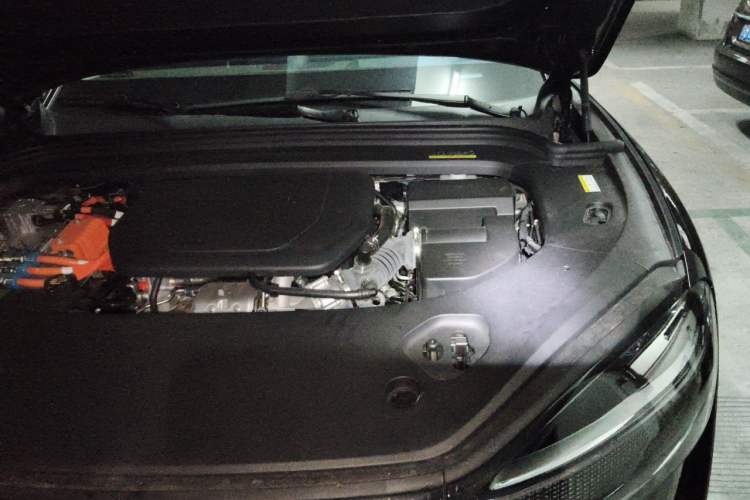 Used Hima AITO M9 2025 Extended-Range Max Version 52 kWh 5-Seater Edition Engine Bay Left