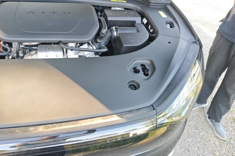 Used Hima AITO M9 2025 Extended-Range Max Version 52 kWh 5-Seater Edition Engine Bay Left