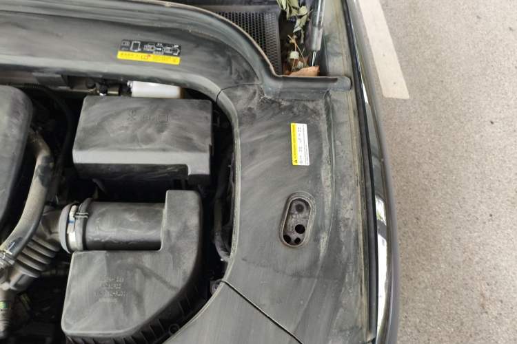 Used Hima AITO M9 2025 Extended-Range Max Version 52 kWh 6-Seater Edition Engine Bay Left