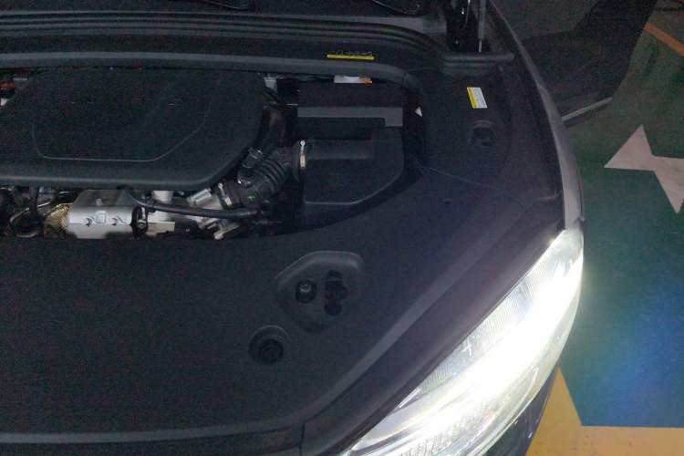 Used Hima AITO M9 2025 Extended-Range Ultra Version 52 kWh 5-Seater Edition Engine Bay Left
