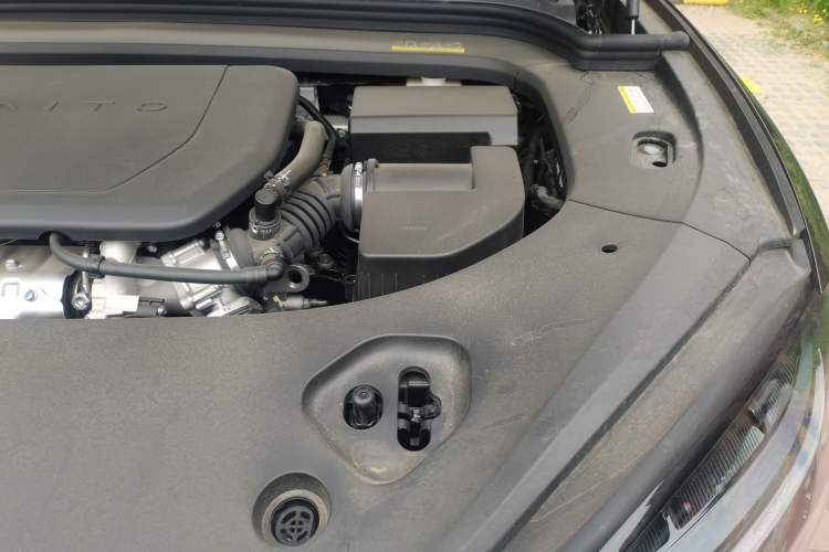 Used Hima AITO M9 2025 Extended-Range Ultra Version 52 kWh 6-Seater Engine Bay Left
