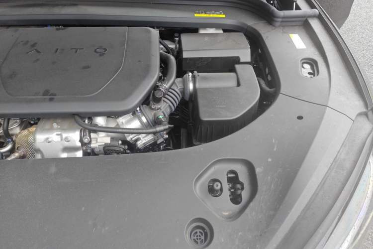 Used Hima AITO M9 2025 Extended-Range Ultra Version 52 kWh 6-Seater Engine Bay Left