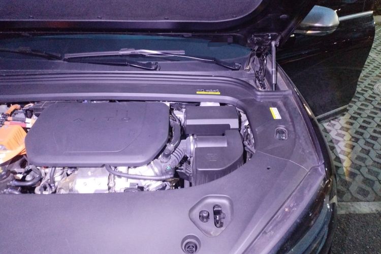 Used Hima AITO M9 2025 Extended-Range Ultra Version 52 kWh 6-Seater Engine Bay Left