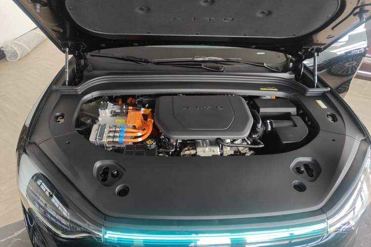 Used Hima AITO M9 2025 Extended-Range Ultra Version 52 kWh 6-Seater Engine Bay