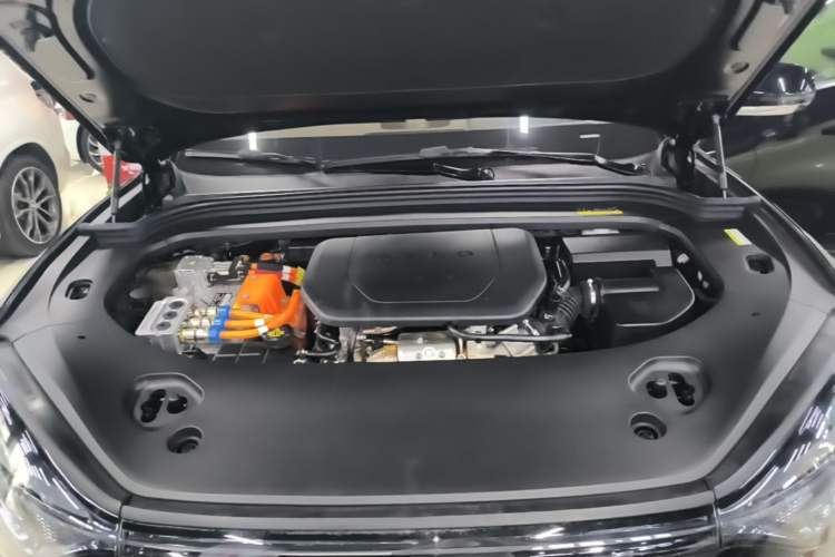 Used Hima AITO M9 2025 Extended-Range Ultra Version 52 kWh 6-Seater Engine Bay