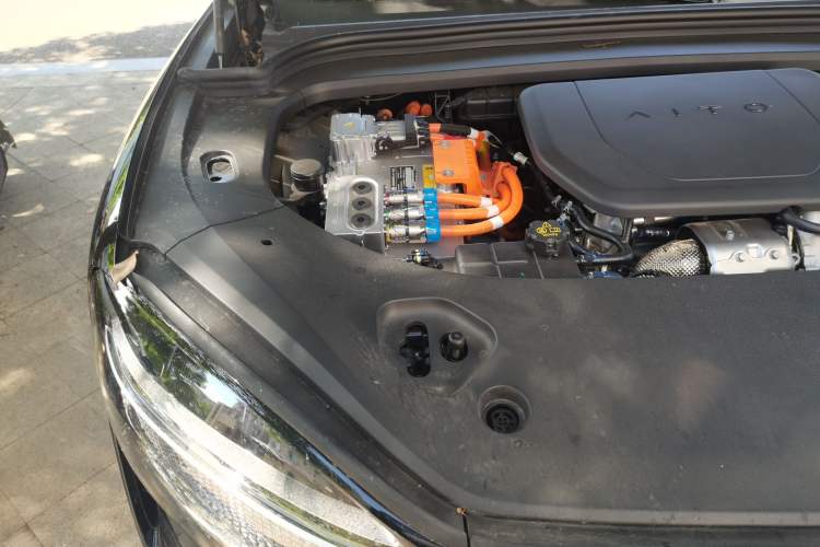 Used Hima AITO M9 2025 Extended-Range Ultra Version 52 kWh 6-Seater Engine Bay Right