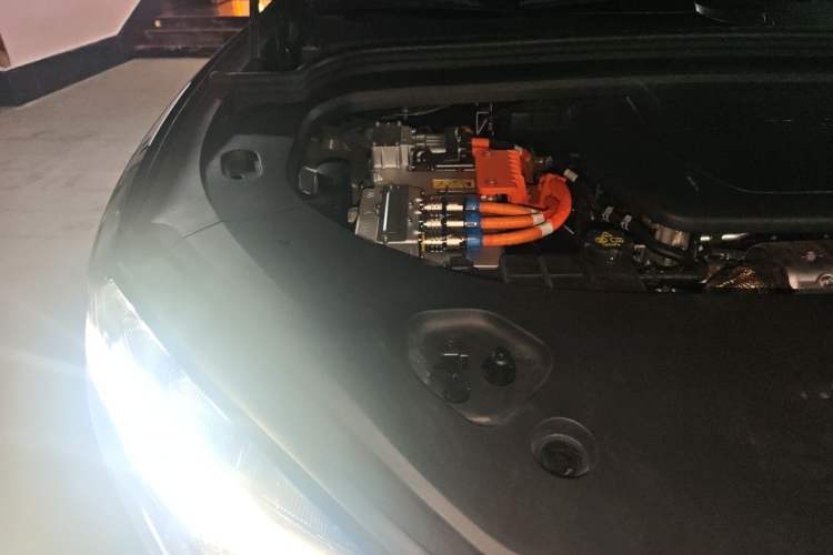 Used Hima AITO M9 2025 Extended-Range Max Version 52 kWh 5-Seater Edition Engine Bay Right