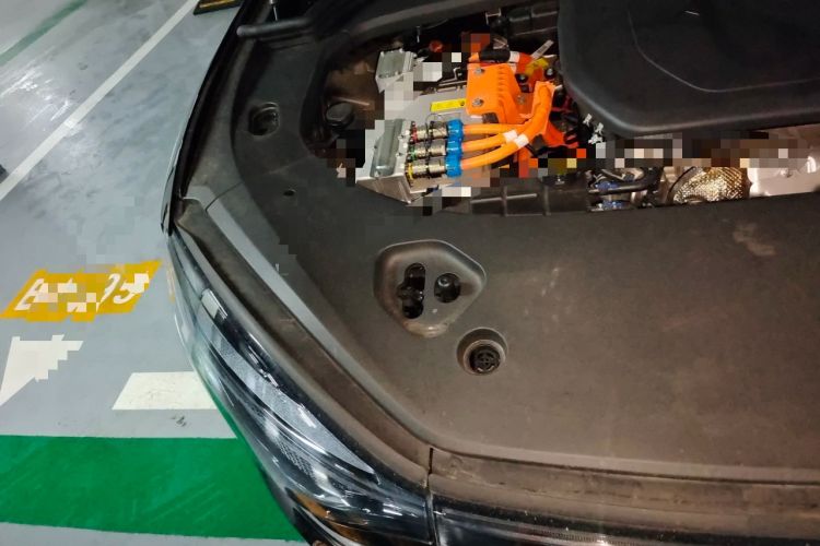 Used Hima AITO M9 2025 Extended-Range Ultra Version 52 kWh 5-Seater Edition Engine Bay Right