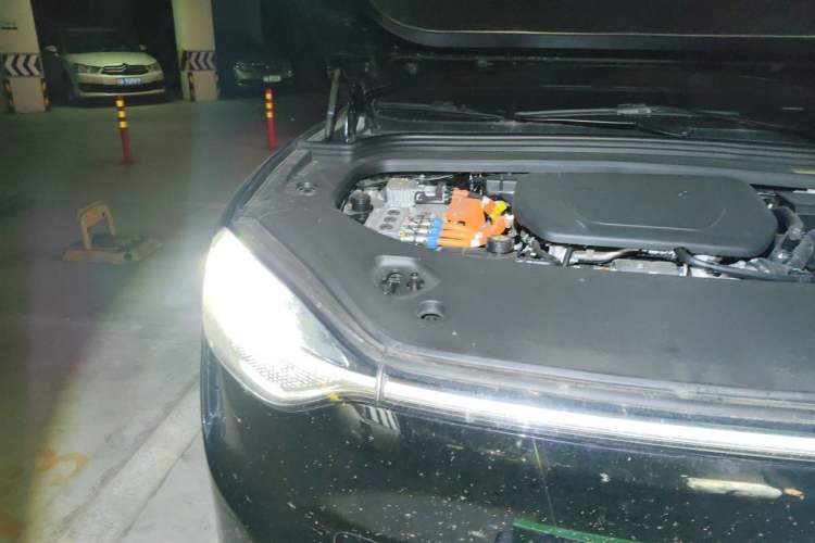 Used Hima AITO M9 2025 Extended-Range Ultra Version 52 kWh 6-Seater Engine Bay Right