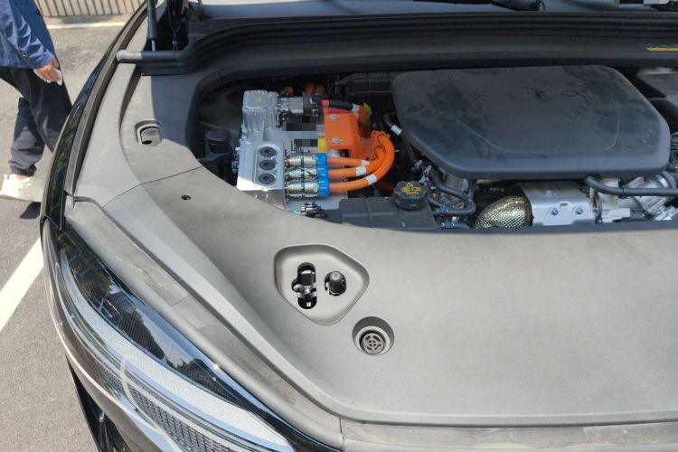 Used Hima AITO M9 2025 Extended-Range Ultra Version 52 kWh 6-Seater Engine Bay Right