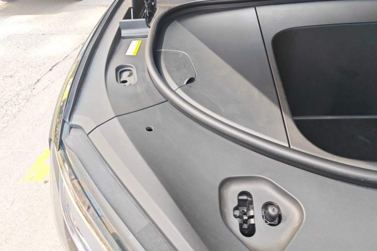 Used Hima AITO M9 2025 Pure Electric Ultra Version 100 kWh 6-Seater Model Engine Bay Right