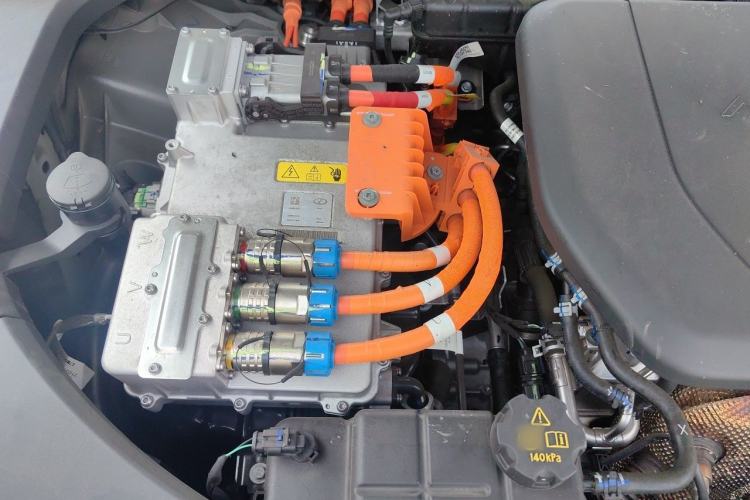Used Hima AITO M9 2025 Extended-Range Ultra Version 52 kWh 6-Seater Engine Bay Right