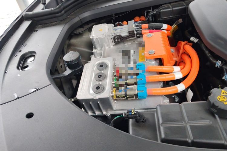 Used Hima AITO M9 2025 Extended-Range Max Version 52 kWh 5-Seater Edition Engine Bay Right