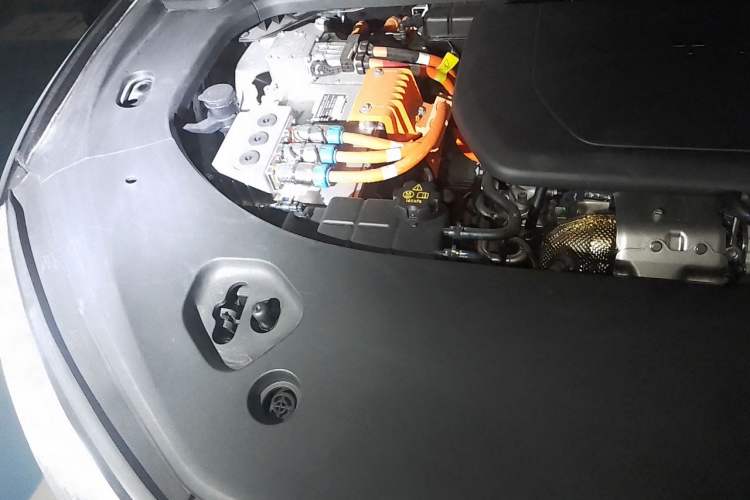 Used Hima AITO M9 2025 Extended-Range Max Version 52 kWh 6-Seater Edition Engine Bay Right