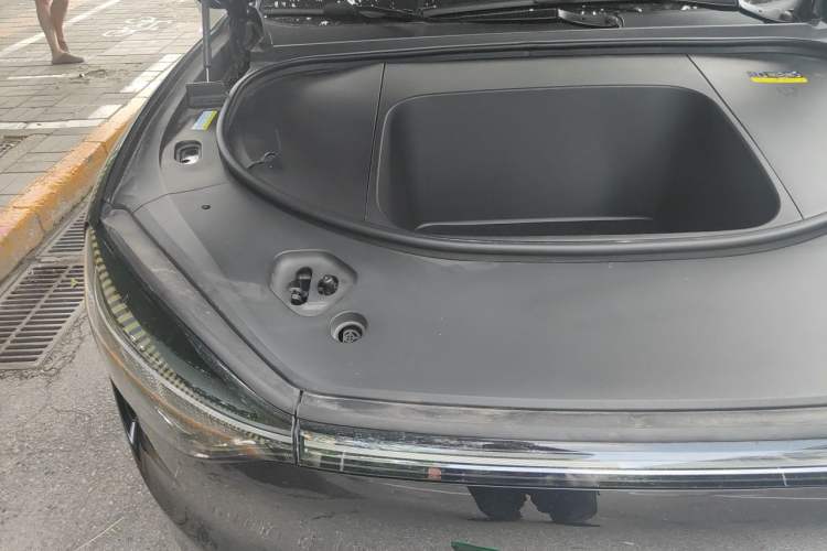 Used Hima AITO M9 2025 Pure Electric Ultra Version 100 kWh 6-Seater Model Engine Bay Right