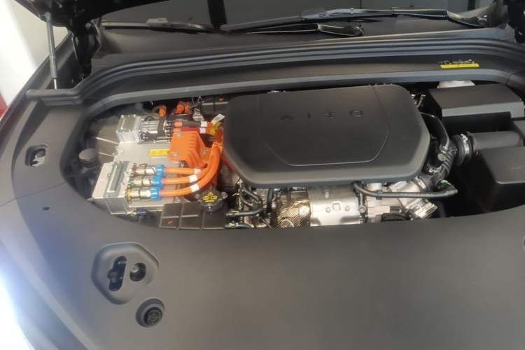 Used Hima AITO M9 2025 Extended-Range Ultra Version 52 kWh 6-Seater Engine Bay Right