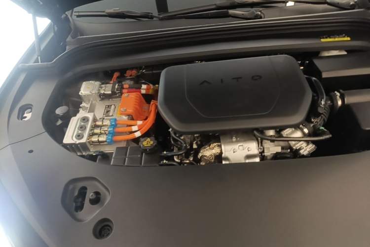 Used Hima AITO M9 2025 Extended-Range Ultra Version 52 kWh 6-Seater Engine Bay Right