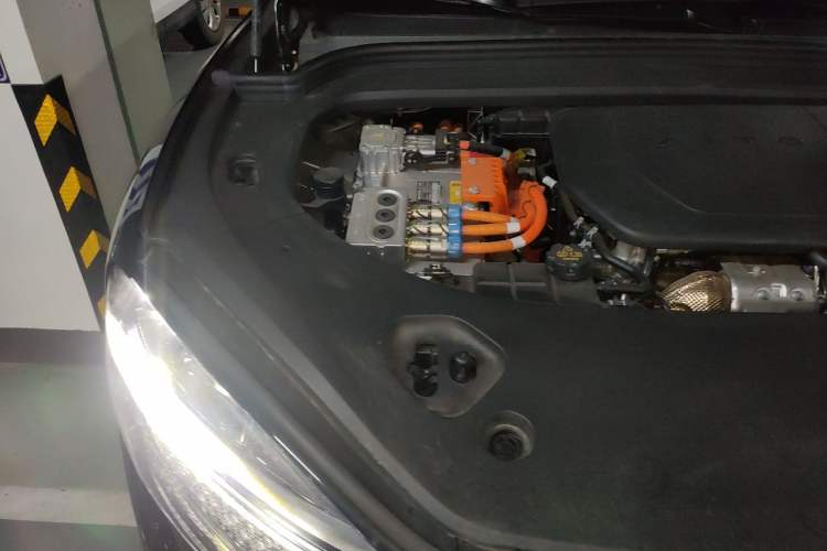 Used Hima AITO M9 2025 Extended-Range Ultra Version 52 kWh 6-Seater Engine Bay Right