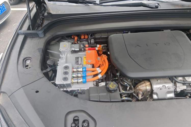 Used Hima AITO M9 2025 Extended-Range Ultra Version 52 kWh 6-Seater Engine Bay Right