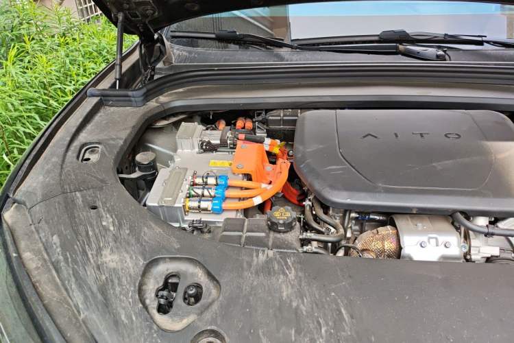 Used Hima AITO M9 2025 Extended-Range Max Version 52 kWh 6-Seater Edition Engine Bay Right