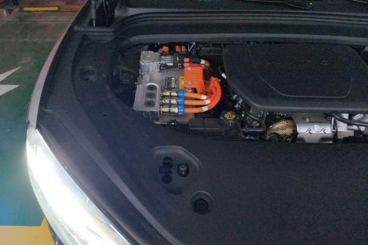 Used Hima AITO M9 2025 Extended-Range Ultra Version 52 kWh 5-Seater Edition Engine Bay Right
