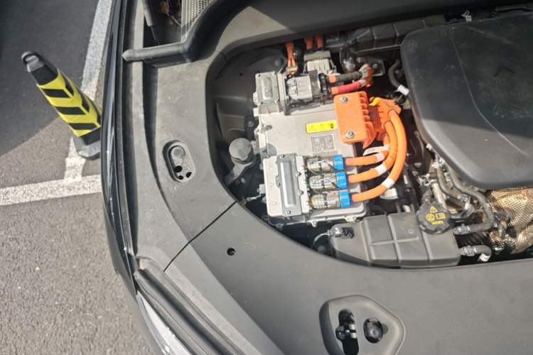 Used Hima AITO M9 2025 Extended-Range Ultra Version 52 kWh 6-Seater Engine Bay Right