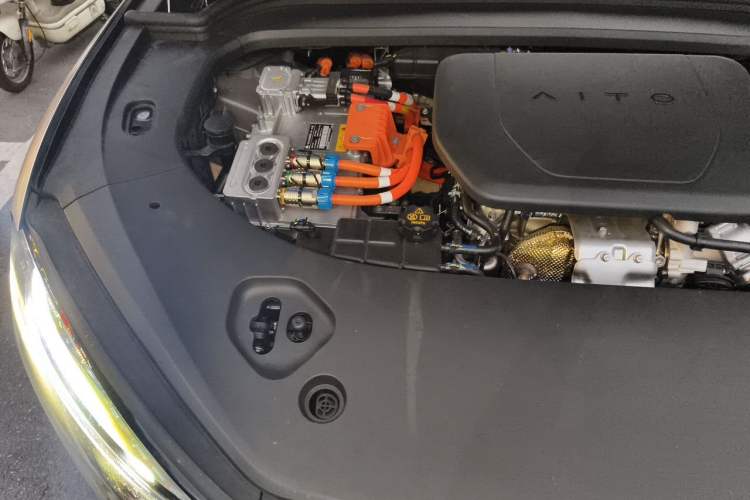 Used Hima AITO M9 2025 Extended-Range Ultra Version 52 kWh 6-Seater Engine Bay Right