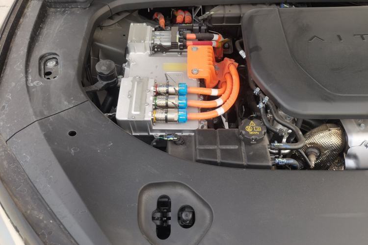 Used Hima AITO M9 2025 Extended-Range Ultra Version 52 kWh 5-Seater Edition Engine Bay Right
