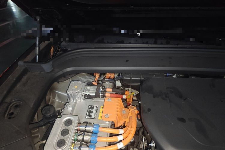 Used Hima AITO M9 2025 Extended-Range Ultra Version 52 kWh 5-Seater Edition Engine Bay Right