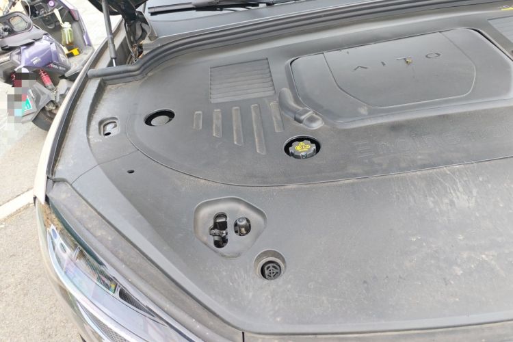 Used Hima AITO M9 2025 Extended-Range Max Version 52 kWh 6-Seater Edition Engine Bay Right