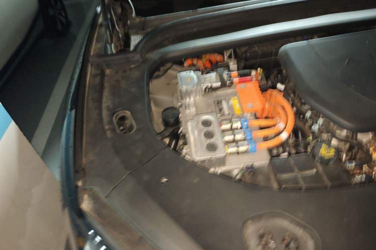 Used Hima AITO M9 2025 Extended-Range Ultra Version 52 kWh 6-Seater Engine Bay Right