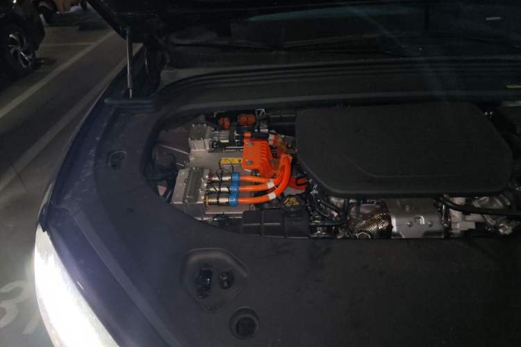 Used Hima AITO M9 2025 Extended-Range Ultra Version 52 kWh 6-Seater Engine Bay Right