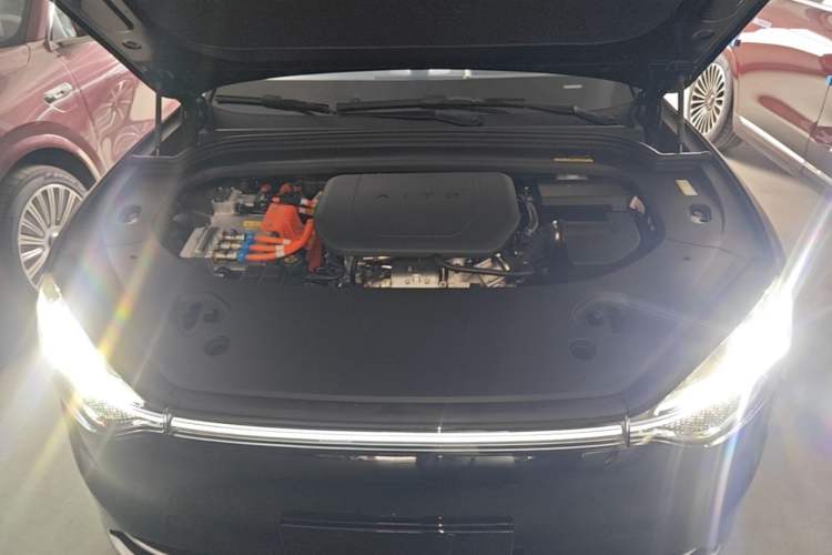 Used Hima AITO M9 2025 Extended-Range Ultra Version 52 kWh 6-Seater Engine Bay