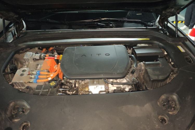 Used Hima AITO M9 2025 Extended-Range Ultra Version 52 kWh 6-Seater Engine Bay
