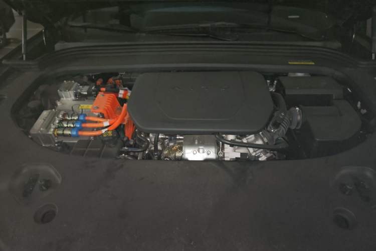 Used Hima AITO M9 2025 Extended-Range Ultra Version 52 kWh 6-Seater Engine Bay