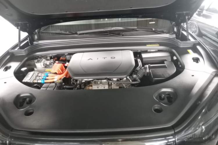 Used Hima AITO M9 2025 Extended-Range Ultra Version 52 kWh 6-Seater Engine Bay