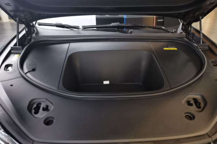 Used Hima AITO M9 2025 Pure Electric Ultra Version 100 kWh 6-Seater Model Engine Bay