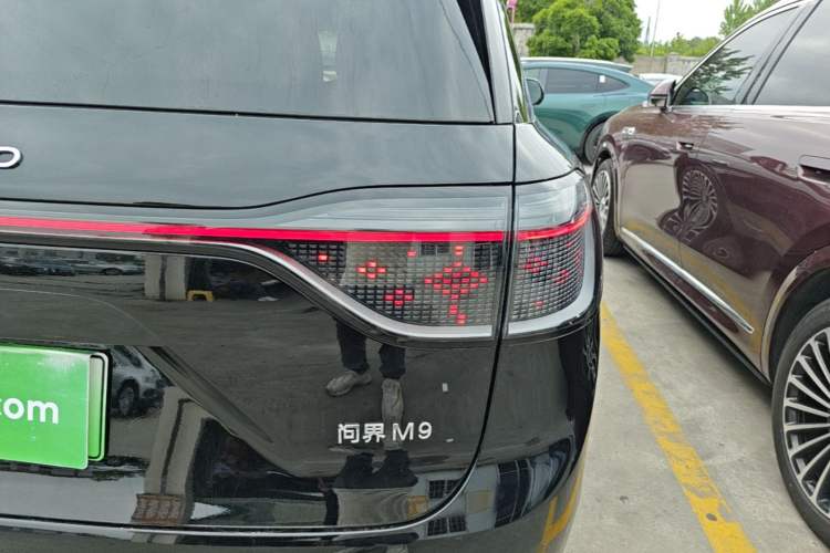 Used Hima AITO M9 2025 Extended-Range Ultra Version 52 kWh 6-Seater Exterior 1