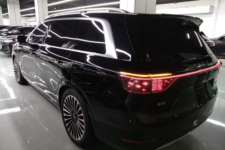 Used Hima AITO M9 2025 Extended-Range Ultra Version 52 kWh 5-Seater Edition Exterior 2