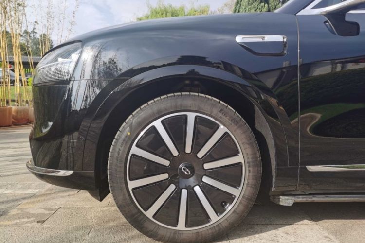 Used Hima AITO M9 2025 Extended-Range Ultra Version 52 kWh 5-Seater Edition Exterior 2