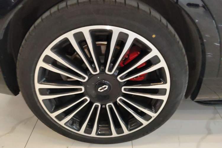 Used Hima AITO M9 2025 Extended-Range Ultra Version 52 kWh 5-Seater Edition Exterior 2