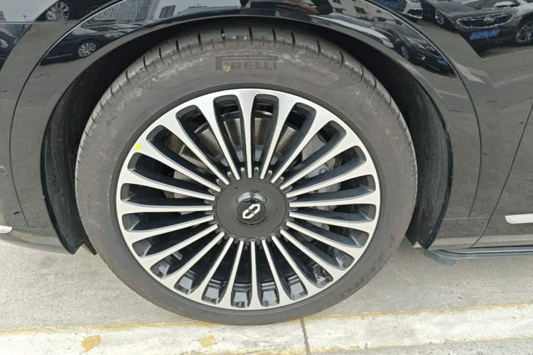 Used Hima AITO M9 2025 Extended-Range Ultra Version 52 kWh 6-Seater Exterior 2